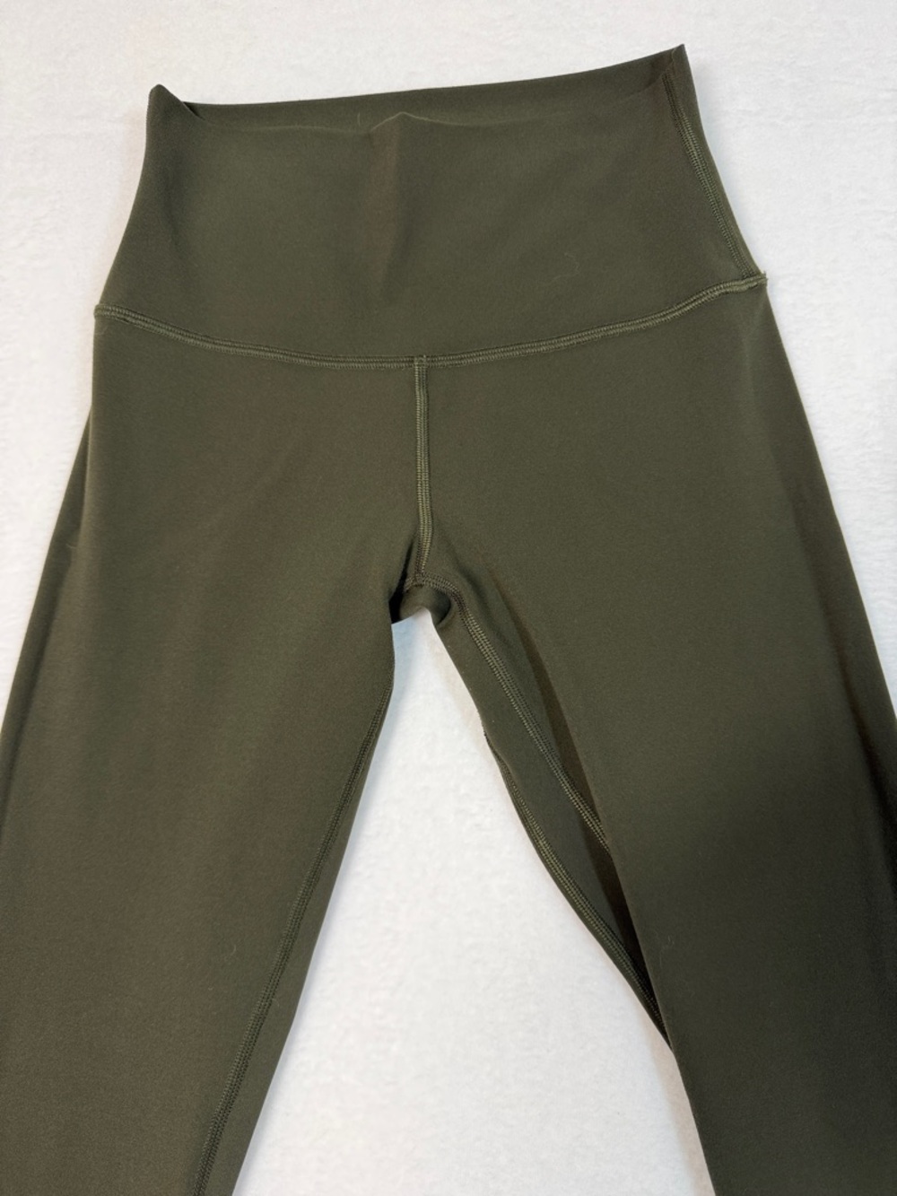 Women’s Lululemon Olive Green Align Leggings size 4 - 28 inch inseam - Picture 3 of 9